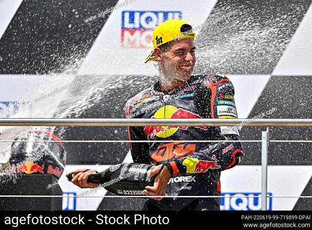19 June 2022, Saxony, Hohenstein-Ernstthal: Motorsport/Motorcycle, German Grand Prix, Moto2 race at the Sachsenring. Augusto Fernandez from Spain of the Red...