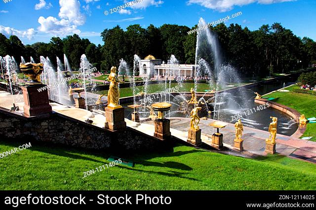 Saint Petersburg - Peterhof Palace. Schloss Peterhof - Sankt Petersburg