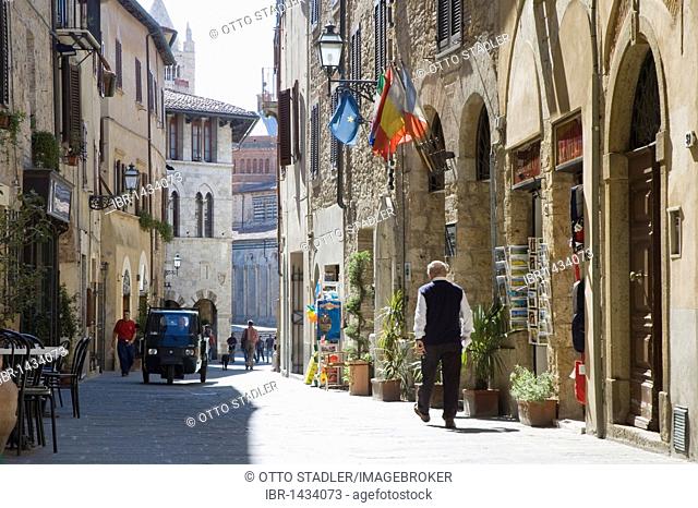 Alley in the historic centre of Massa Marittima, Tuscany, Italy, Europe