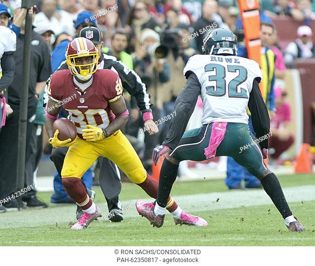Washington Redskins wide receiver Jamison Crowder (80) tries to elude Philadelphia Eagles cornerback Eric Rowe (32) after making a catch in the fourth quarter...