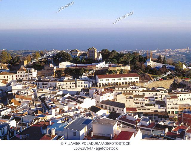 Pueblo de Mijas al atardecer en Málaga, Costa del Sol, España