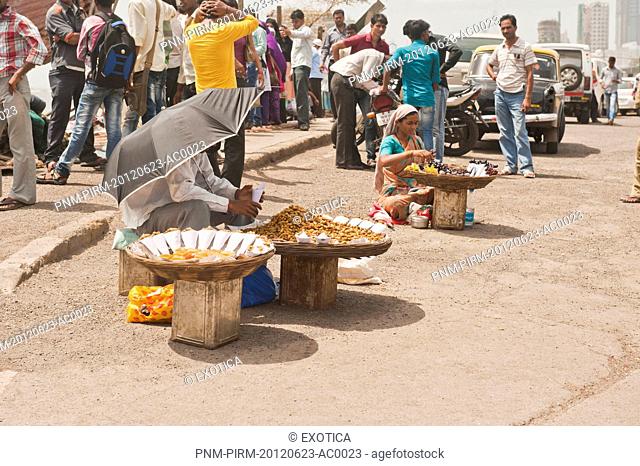 Street vendor selling snacks, Haji Ali Juice Center, Haji Ali, Mumbai, Maharashtra, India