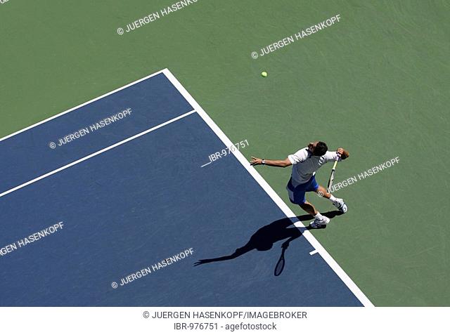 Bird's eye perspective of tennis pro Nicolas Almagro, ESP, Grand Slam Tournament, US Open 2008, USTA Billie Jean King National Tennis Center, New York, USA