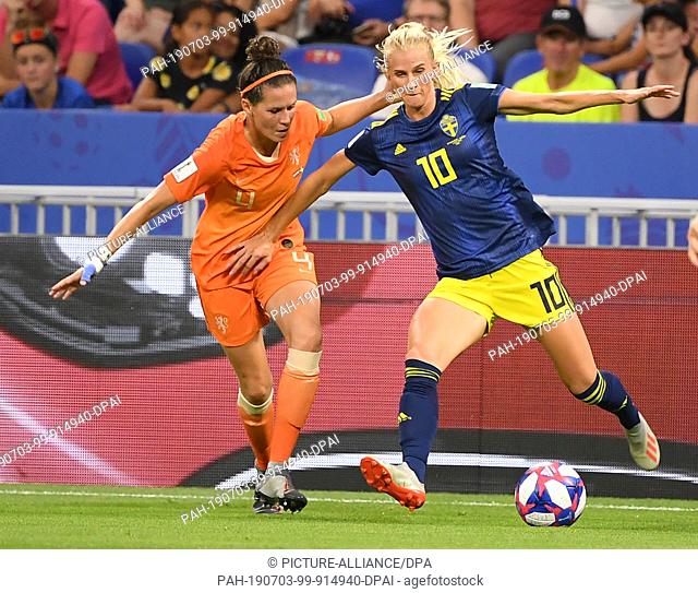 03 July 2019, France (France), Décines-Charpieu: Football, women: WM, Netherlands - Sweden, final round, semi-final, Stade de Lyon: Merel van Dongen from the...