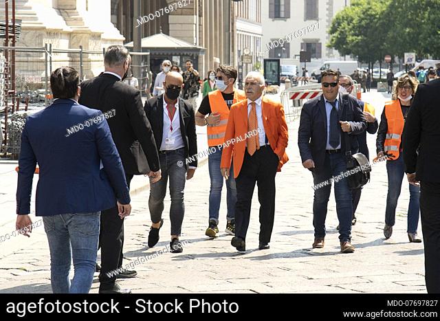 The arrival of the leader Antonio Pappalardo at the Orange Vest demonstration in Piazza Duomo to ask for the government's resignation for how he managed the...