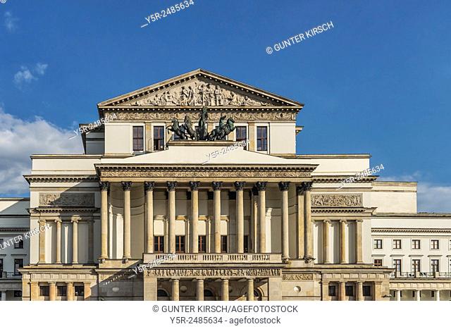 The Teatr Wielki (Grand Theatre) is the largest theatre in Warsaw. It is home to the National Opera (Opera Narodowa) and the National Theatre (Teatr Narodowy)