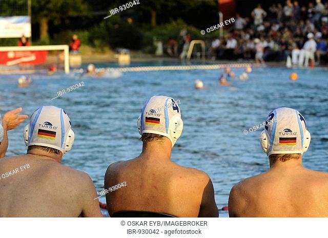 Water polo players, National Championships, Germany versus Croatia in the outdoor pool on the Neckarinsel, Esslingen, Baden-Wuerttemberg, Germany, Europe