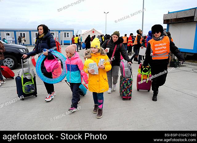 Reception of Ukrainian refugees at the border post of Isaccea - Romania Presence of humanitarian associations on site