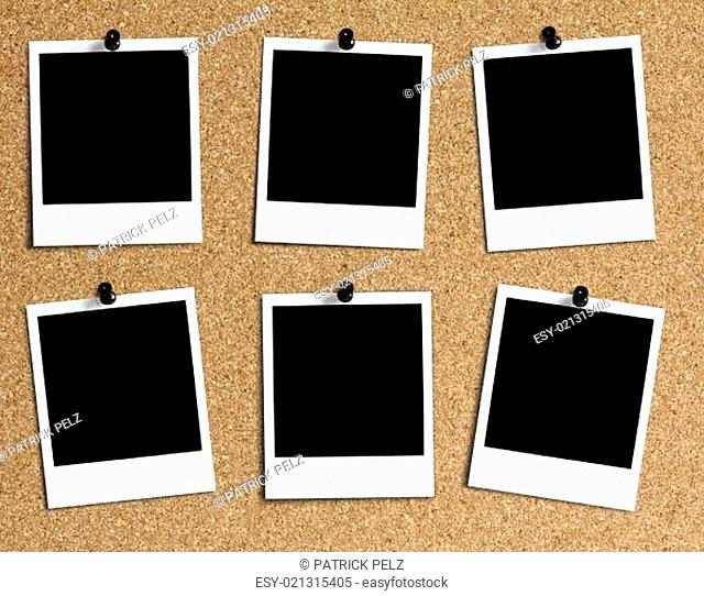 6 verschieden angeordnete Polaroids an Kork Pinwand