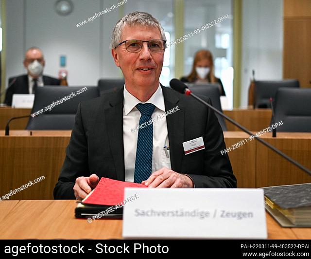 11 March 2022, Rhineland-Palatinate, Mainz: Erwin Manz (Bündnis 90/Die Günen), State Secretary in the Rhineland-Palatinate Ministry for Climate Protection
