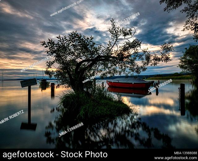 Boats, fishing boat, sailing boat, wooden stake, lake, dawn, summer, cultural landscape, Fünfseenland