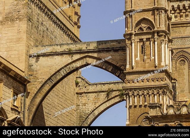 Arcades connecting the Bishop's Palace to the façade of the Palermo Cathedral. Via Matteo Bonello. Palermo, Sicily, Italy