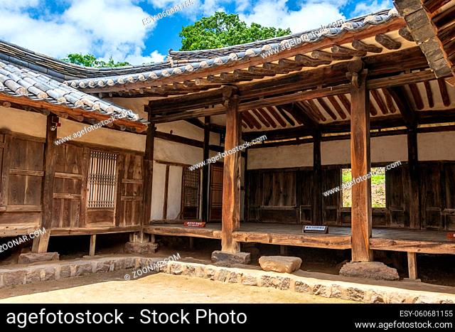 Gyeongju Yangdong Village is Korea?s largest traditional village, showcasing the traditional culture of the Joseon Dynasty and the beautiful natural...