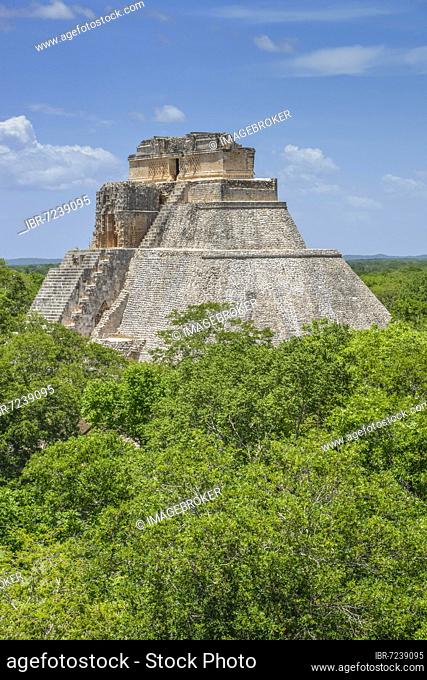 Pyramid of the Magician (Piramide del Adivino), Uxmal, Yucatan, Mexico, Central America