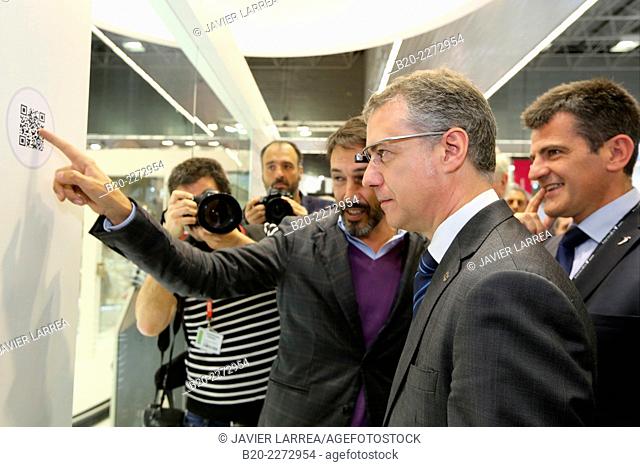 Iñigo Urkullu, President of the Basque Government with Google Glass and Executives Tecnalia. BIEMH. International Machine Tool Exhibition. BEC