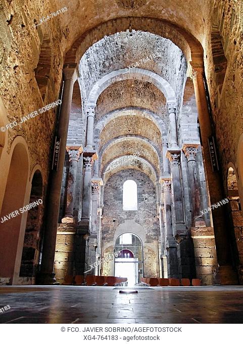 Main nave of church, Sant Pere de Rodes Benedictine abbey. Alt Emporda, Girona province, Catalonia, Spain