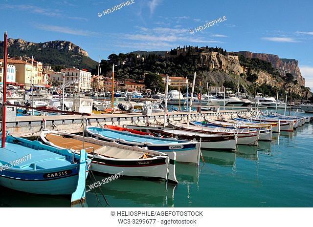 Wooden row boats in Cassis