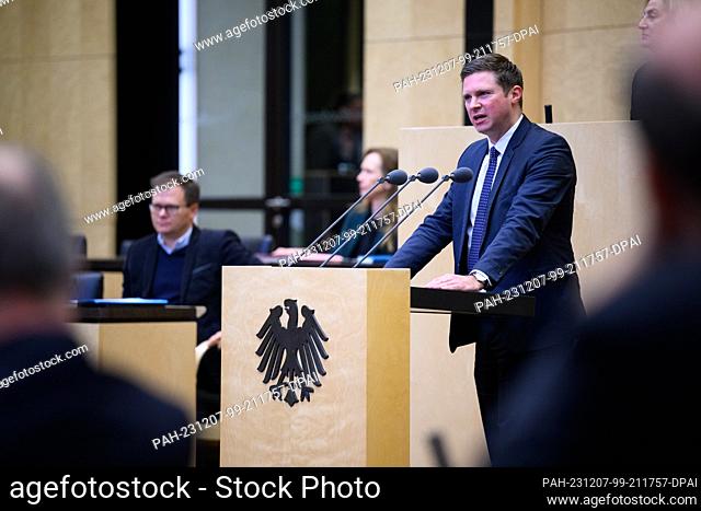 07 December 2023, Berlin: Florian Toncar (FDP), Parliamentary State Secretary at the Federal Ministry of Finance, speaks as a representative of the Federal...