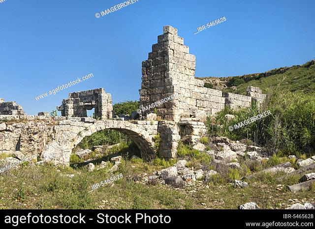 Ruins of the Palaestra, Gymnasium, Gymnasion, excavation site Site Perge, Agora, Antalya, Turkish Riviera, Turkey, Asia