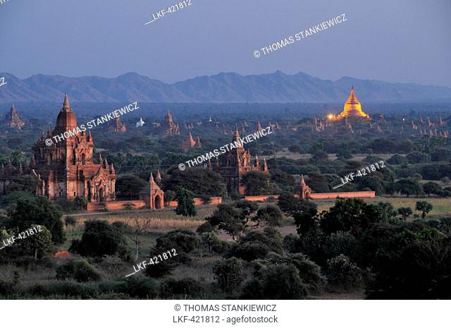 View from Shwe-hsan-daw Pagoda to Dhamma-yazika Pagoda, Bagan, Myanmar, Burma, Asia