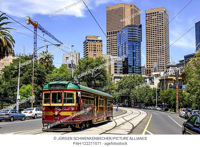 A historic tram line 35 runs through downtown Melbourne (Central Business District / CBD). Within a certain area of the CBD, all trams are free to use