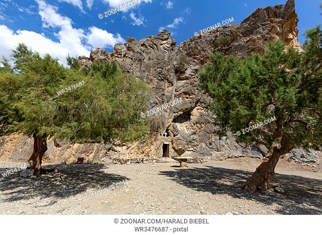 Die kleine Felsenkirche Panagia Tripiti in der Tripiti-Schlucht, Kreta, Griechenland
