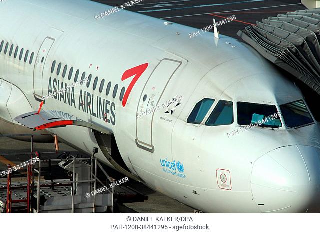 South Korea: Asiana Airlines HL8236 (Airbus A321-231) at Jeju International Airport | usage worldwide. - Jeju-si/Republic of Korea