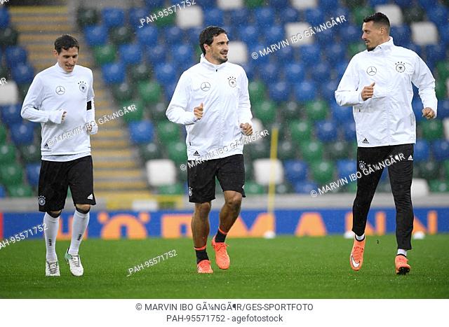 left to right Sebastian Rudy (Germany), Mats Hummels (Germany), Sandro Wagner (Germany). GES/ Fussball/ WC Qualifikation: Training der deutschen...