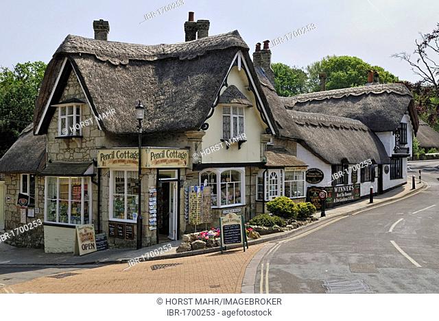 Thatched cottages and a tea shop with souvenirs, Shanklin Old Village, Isle of Wight, southern England, England, United Kingdom, Europe