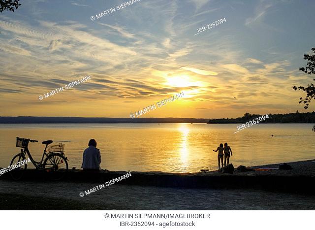 Sunset at Ammersee Lake, Herrsching am Ammersee, Fuenfseenland region, Upper Bavaria, Bavaria, Germany, Europe, PublicGround