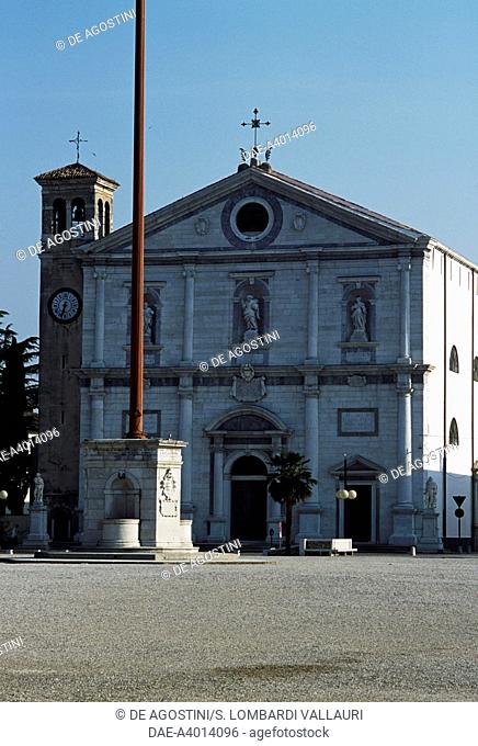 The Cathedral and flagpole in Piazza Grande, Palmanova, Friuli-Venezia Giulia, Italy