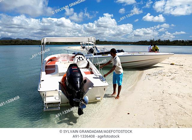 Mauritius, tourists by the Cerf stag island beach and lagoon