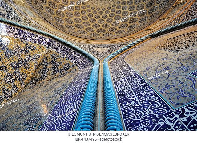 Highlight of persian architecture, interior of Sheik Lotfollah, Lotf Allah Mosque, Esfahan, UNESCO World Heritage Site, Isfahan, Iran, Persia, Asia