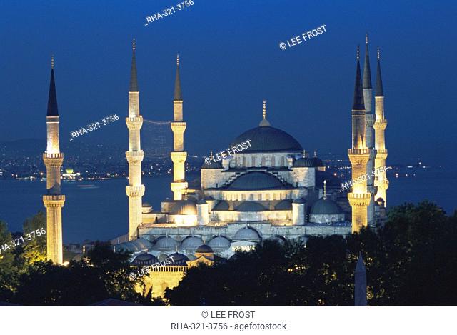Blue Mosque Sultan Ahmet Mosque at night, Istanbul, Turkey, Europe
