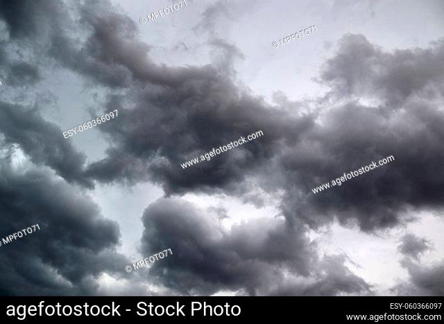 Stunning dark cloud formations right before a thunderstorm