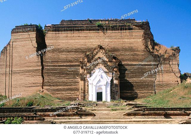 Mingun (Mantara Gyi) Pagoda. Mandalay Division. Myanmar (Burma)
