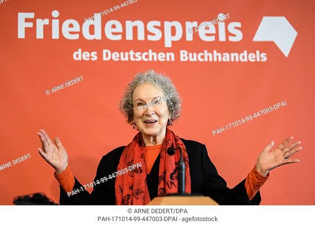 dpatop - Canadian author Margaret Atwood speaks during a press conference at the Frankfurt Book Fair in Frankfurt, Germany, 14 October 2017