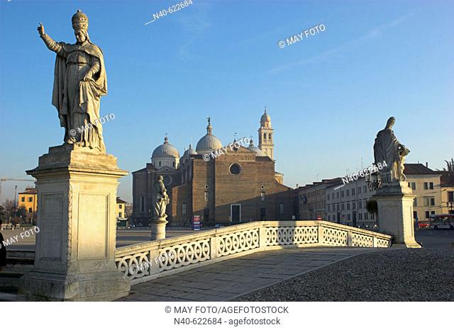 Basilica e Abbazia di San Giustina and Prato della Valle Square. Padova. Veneto, Italy