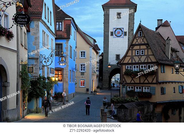 Germany, Bavaria, Rothenburg ob der Tauber, Plönlein, street scene
