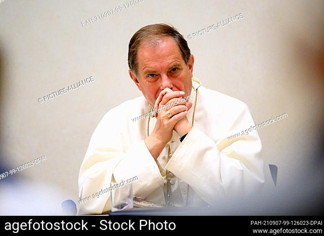 07 September 2021, Saxony-Anhalt, Magdeburg: Jus Wouters, Abbot General of the Premonstratensian Order during a press conference at the Magdeburg Museum of...