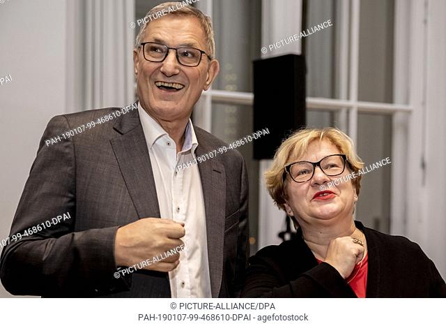 07 January 2019, Berlin: Bernd Riexinger, Party Chairman Die Linke, and Manuela Schmidt (Die Linke), Vice-President of the House of Representatives