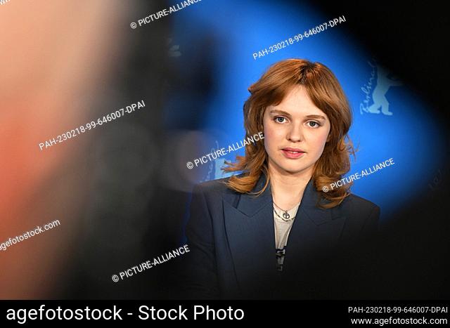 18 February 2023, Berlin: Odessa Young, actress, stands in front of the photo wall during the photo session for the film ""Manodrome"" at the Berlinale