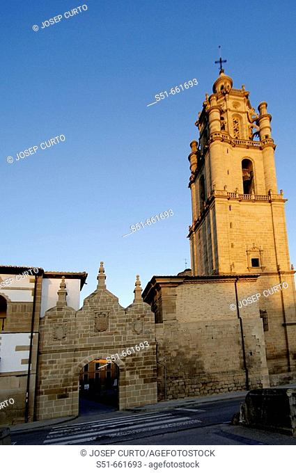 St. Mary's church and Puerta de Castilla, Los Arcos. Navarra, Spain