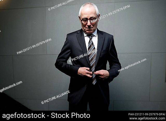 11 December 2023, Berlin: Peter Adrian, President of the DIHK, at a portrait session in the Haus der Wirtschaft. Photo: Carsten Koall/dpa