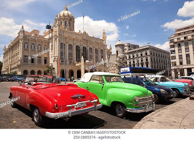 Vintage American cars used as taxi in front of the Revolution Museum-Museo de la Revolucion in Central Havana, La Habana, Cuba, West Indies, Central America