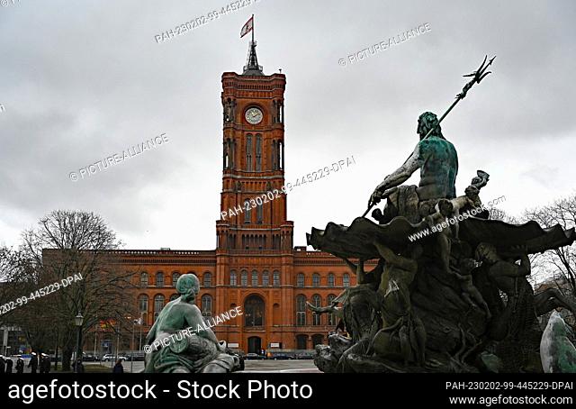 PRODUCTION - 01 February 2023, Berlin: The Red City Hall, seat of the Governing Mayor as well as the Senate of Berlin, in front of the Neptune Fountain