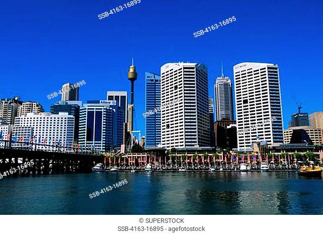 AUSTRALIA, SYDNEY, DARLING HARBOUR, VIEW OF OFFICE BUILDINGS