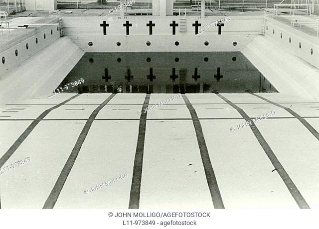 Empty swimming pool