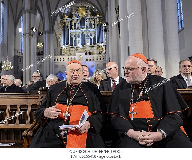 Das Festjahr zum 500. Reformationsjubilaeum hat am Montag (31.10.16) mit einem Festgottesdienst in der Berliner Marienkirche begonnen