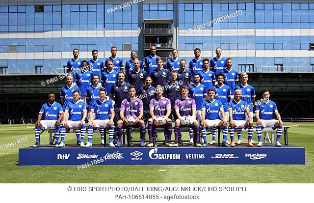 firo: 16.07.2018, football, 1.Bundesliga, season 2018/2019, FC Schalke 04, photo shoot, portrait, team, team, team photo, team photo